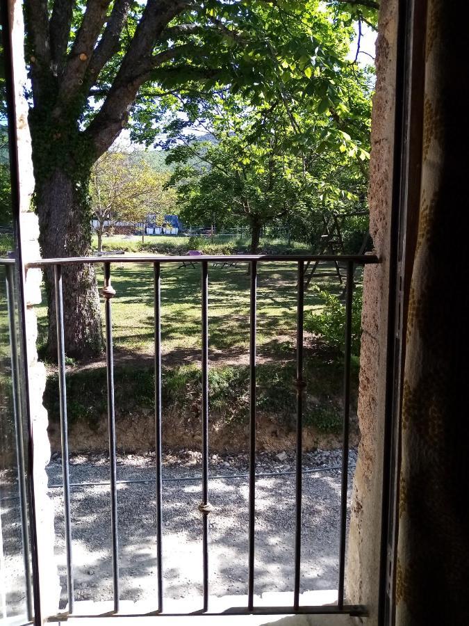 Maison D'Hotes Ainsi Soie T-Il Combovin Bagian luar foto